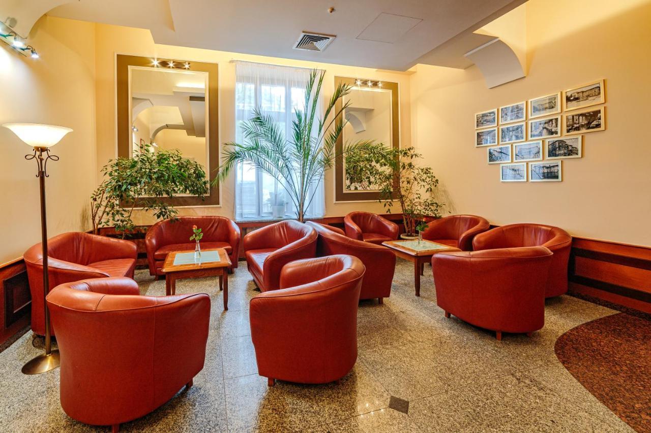 Hotel Fenix Jelenia Góra Exteriör bild
